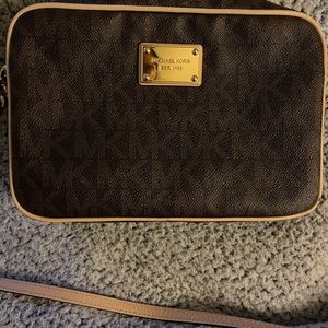 Authentic Michael Kors Jet Set Purse